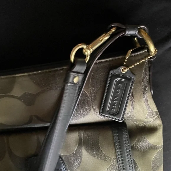 Coach Bag, Coach crossbody, Coach green bag. - Picture 13 of 16